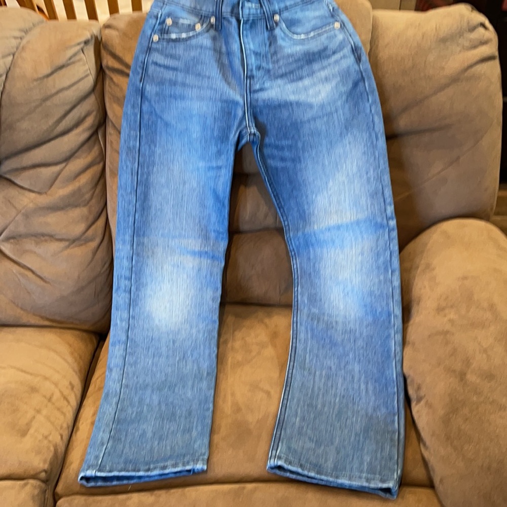 Levi’s - Picture 2 of 5